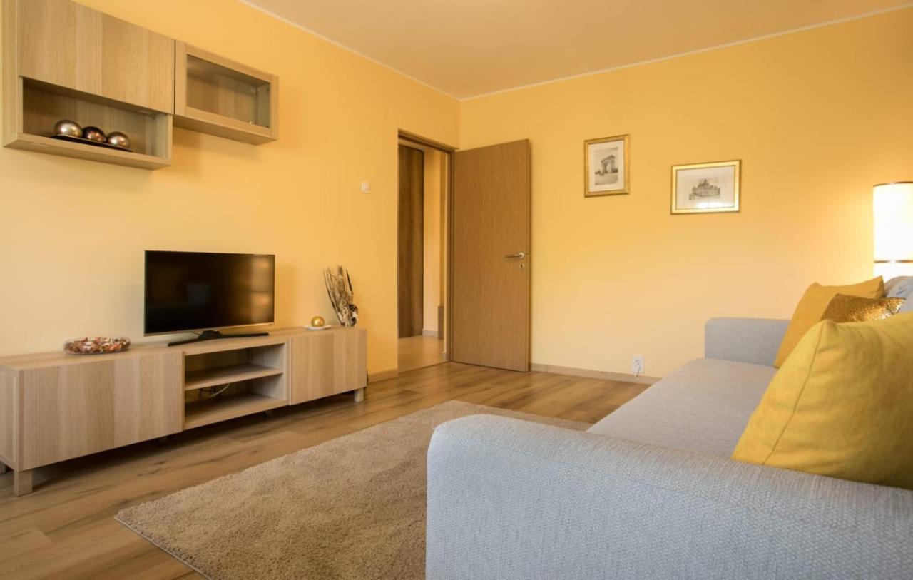 Golden Apartment Baneasa Bukarest Exteriör bild