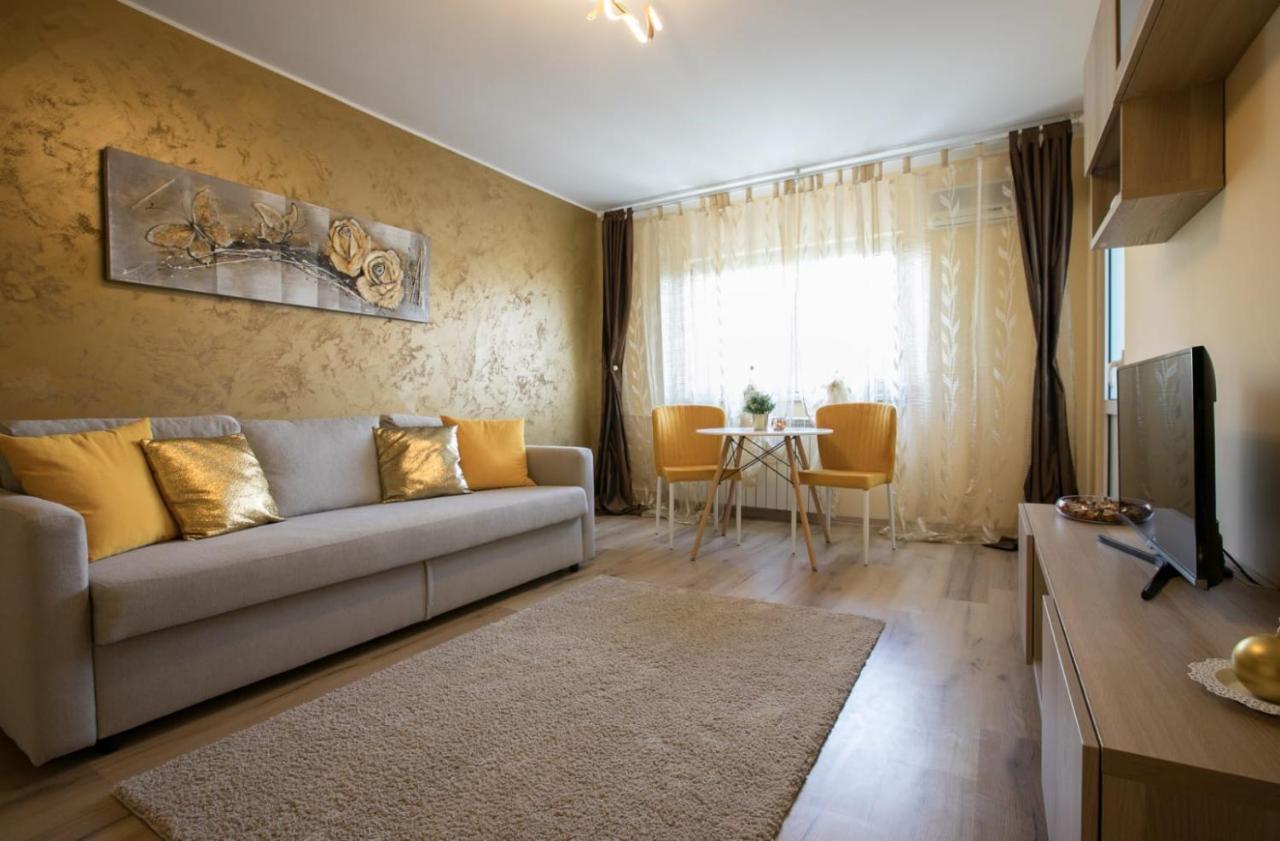 Golden Apartment Baneasa Bukarest Exteriör bild